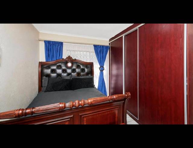 3 BEDROOM HOUSE FOR SALE IN OLIEVENHOUTBOSCH